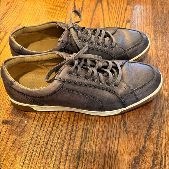 Men's Cole Haan Leather Casual Shoes - Picture 2 of 4